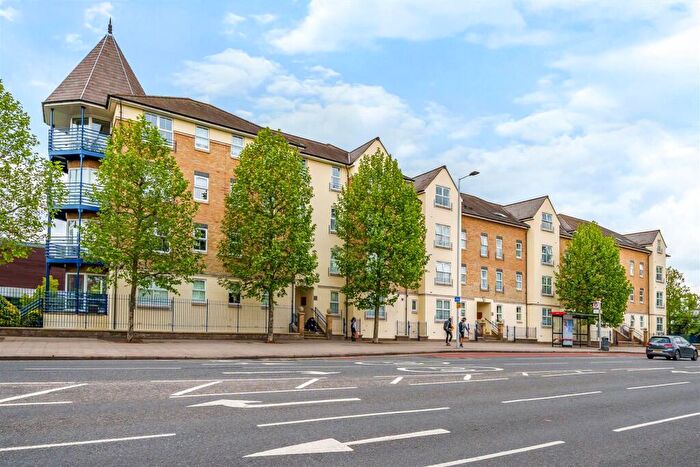 2 Bedroom Flat To Rent In Richmond Road, Kingston Upon Thames, KT2