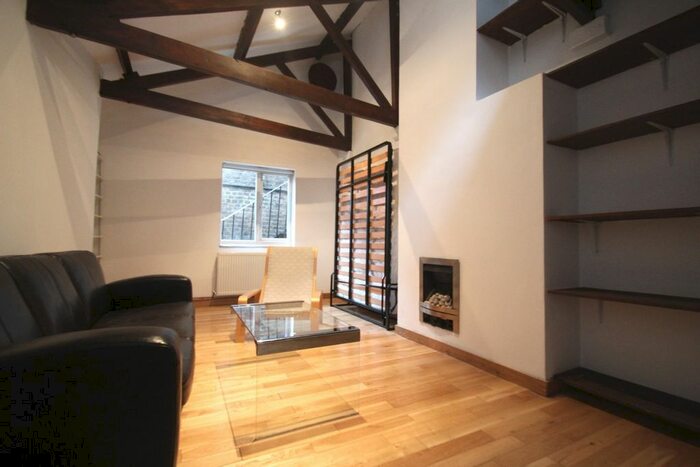 1 Bedroom Flat To Rent In Hatton Wall, Clerkenwell, EC1N