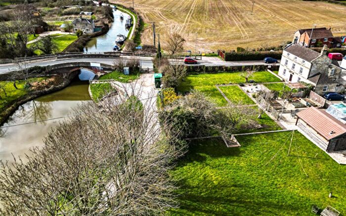 5 Bedroom Detached House For Sale In Canal Bridge, Semington, BA14