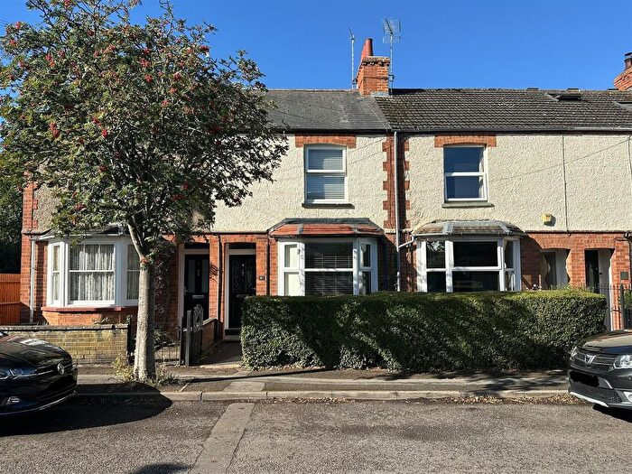 3 Bedroom Terraced House For Sale In Park Avenue, Newport Pagnell, MK16