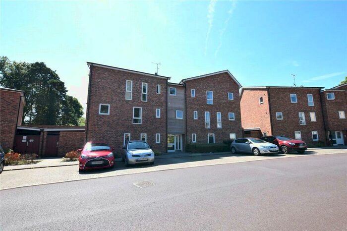 2 Bedroom Apartment To Rent In Hampden Crescent, The Parks, Bracknell, Berkshire, RG12