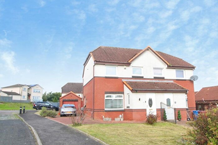 3 Bedroom Semi Detached House For Sale In Canal Walk, Falkirk, FK2