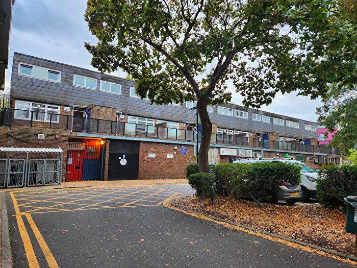3 Bedroom Maisonette To Rent In Prague Place, London, SW2