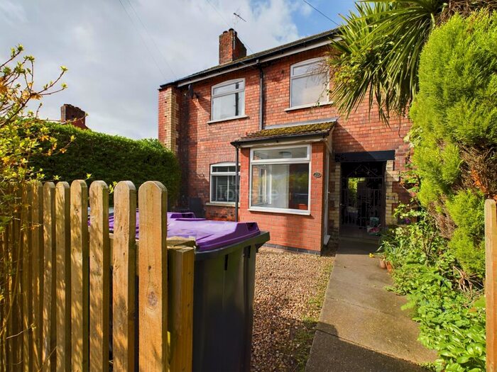 3 Bedroom Semi-Detached House To Rent In Acacia Avenue, Gainsborough, DN21