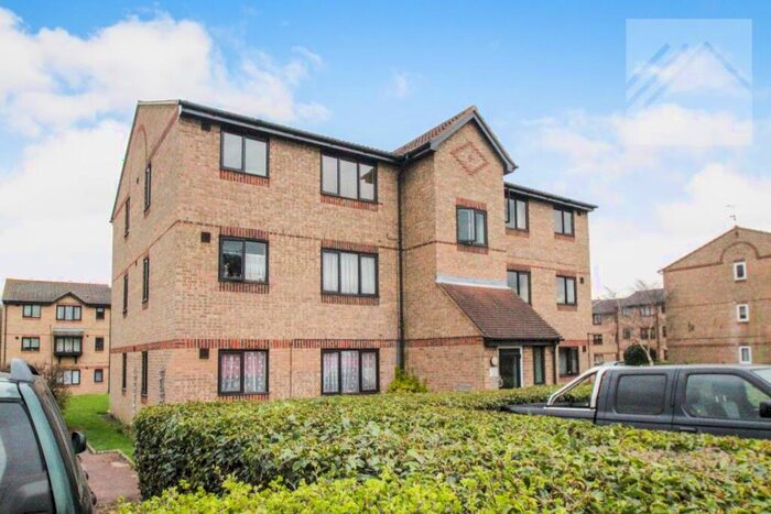 1 Bedroom Apartment To Rent In Chestnut Road, Vange, SS16