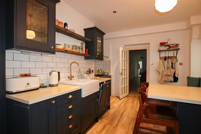 2 Bedroom Flat For Sale In Marina, St. Leonards-On-Sea, TN38