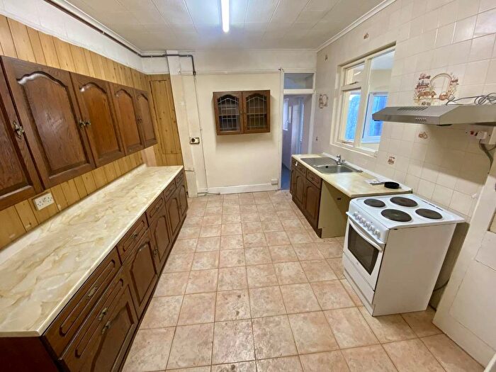 3 Bedroom Property To Rent In Colbourne Terrace, Waun Wen, Swansea, SA1