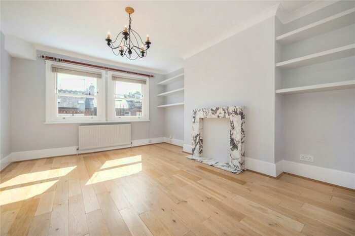 3 Bedroom Penthouse To Rent In Carlingford Road, Hampstead, NW3