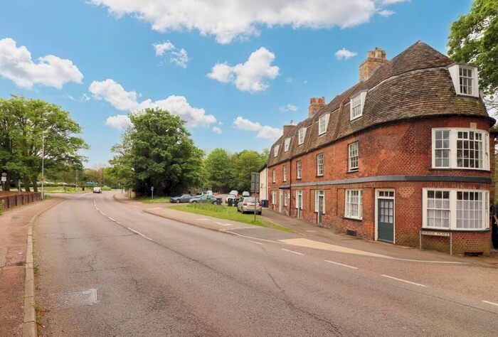 Studio To Rent In - Bridge Place, Godmanchester, Cambs, PE29