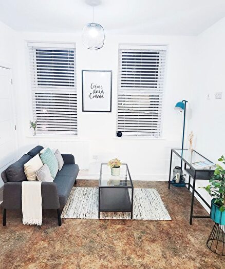 3 Bedroom Flat To Rent In Bath Road Motorcycles, Bath Road, Bristol, BS4