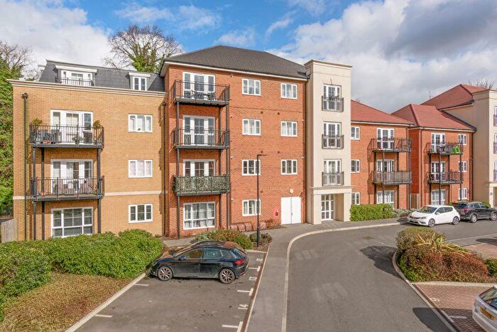 2 Bedroom Flat For Sale In Alderson Grove, Hersham, Walton-On-Thames., KT12