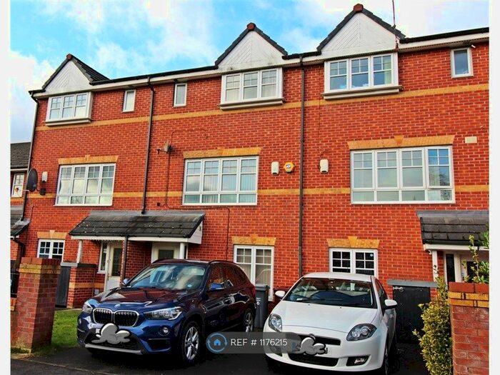 4 Bedroom Terraced House To Rent In Northcote Avenue, Wythenshawe, Manchester M22