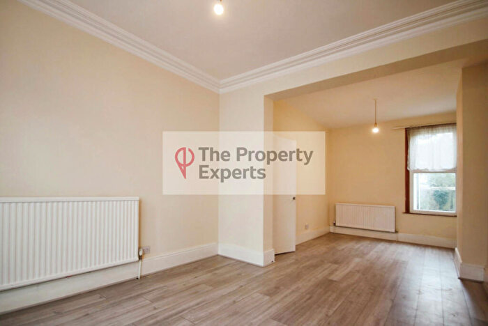 3 Bedroom Terraced House To Rent In Davidson Road, Croydon, CR0