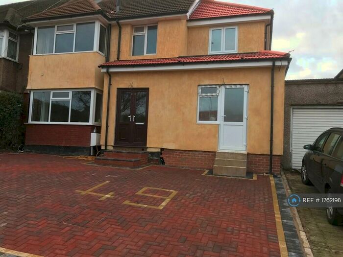 1 Bedroom Flat To Rent In Hendon Way, London, NW2