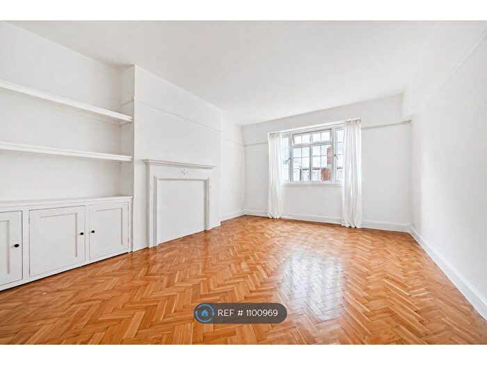 1 Bedroom Flat To Rent In Spencer Court, London, SW20