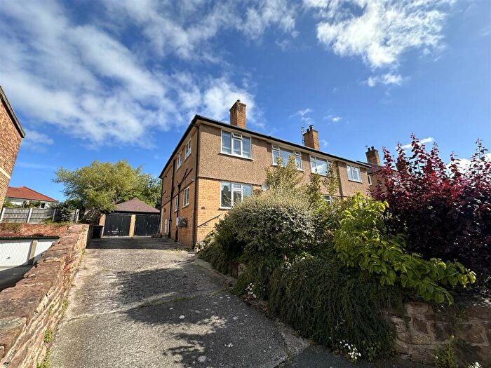 2 Bedroom Apartment To Rent In Castle Mount, Heswall, CH60