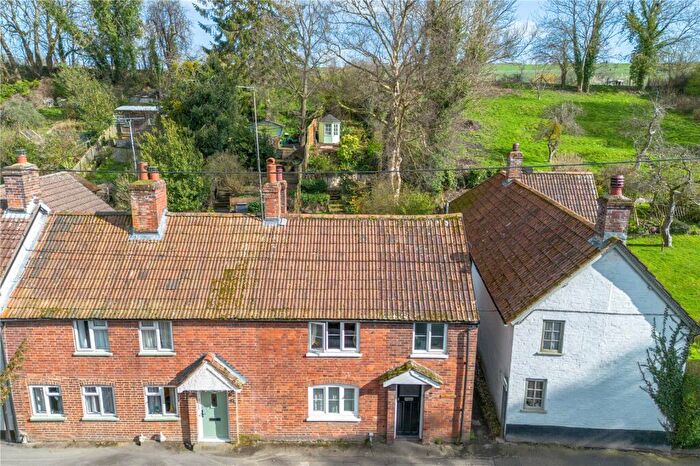 3 Bedroom End Of Terrace House For Sale In High Street, Easterton, Devizes, Wiltshire, SN10