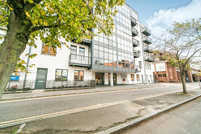 2 Bedroom Flat To Rent In Queens Wharf, Queens Road, Reading, RG1