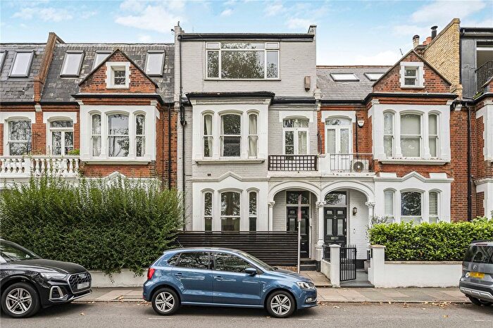 3 Bedroom Flat For Sale In Rocks Lane, London, SW13
