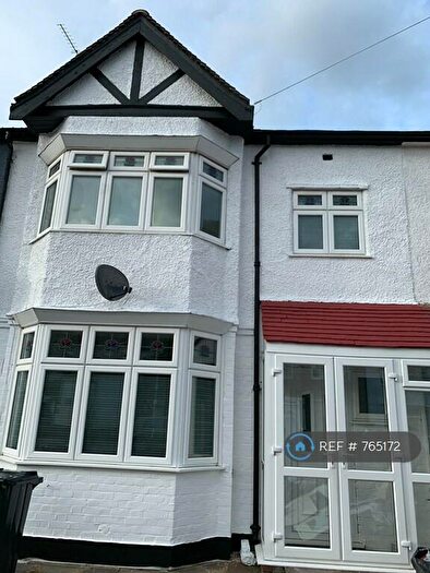 3 Bedroom Terraced House To Rent In Icknield Drive, Ilford, IG2