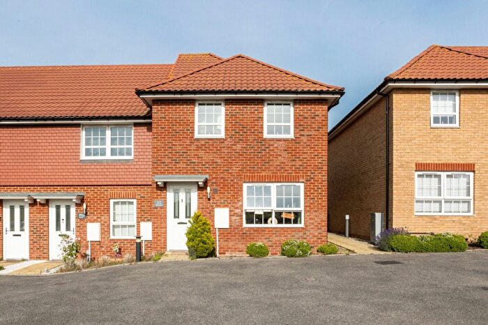 3 Bedroom End Of Terrace House For Sale In Easington Place, Aylesham, CT3