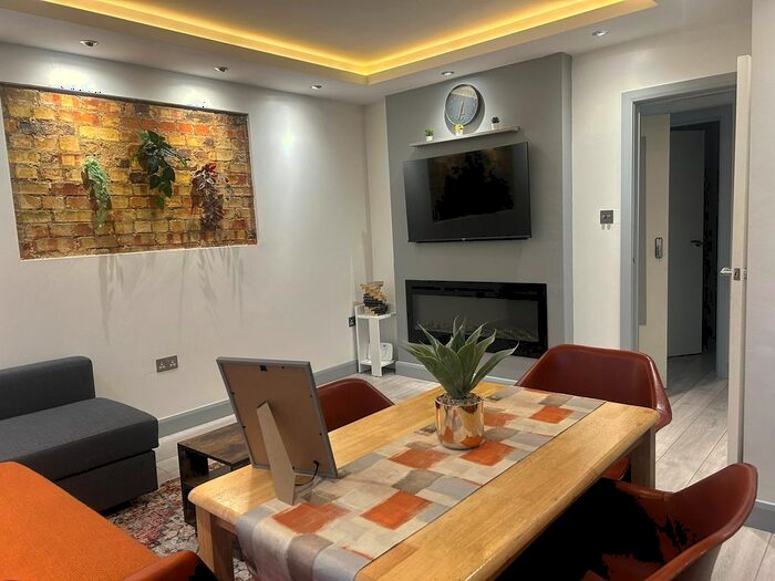 1 Bedroom Flat To Rent In Green Lanes, Newington Green, N16