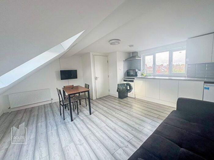 1 Bedroom Flat To Rent In Meads Road, Wood Green, N22