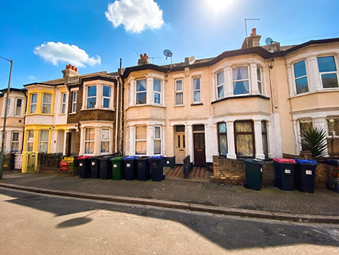 1 Bedroom Apartment To Rent In Beresford Road Southend On Sea, SS1