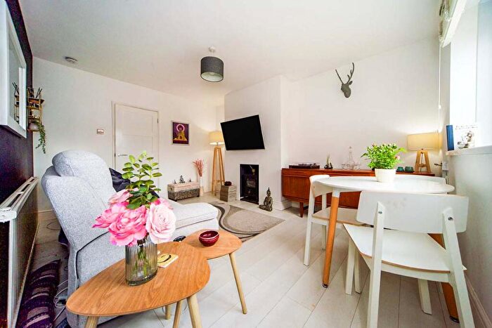2 Bedroom Ground Maisonette To Rent In Sussex Road, London, E6
