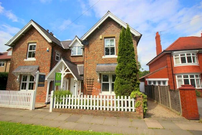 3 Bedroom Semi-Detached House For Sale In Coniscliffe Road, Darlington, DL3