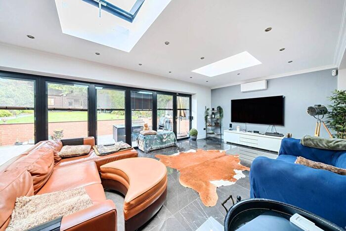 5 Bedroom Detached House To Rent In Gibbs Green, Edgware, HA8