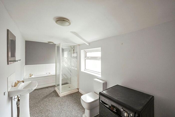 1 Bedroom Flat For Sale In Bennetthorpe, Doncaster, South Yorkshire, DN2