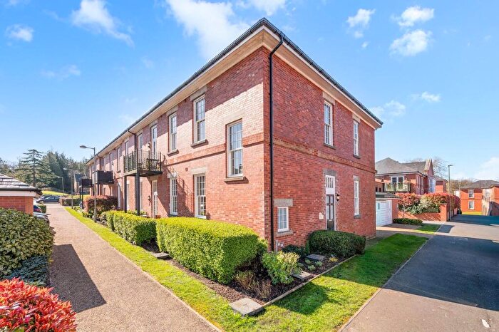 2 Bedroom House For Sale In Glanville Way, Epsom, KT19