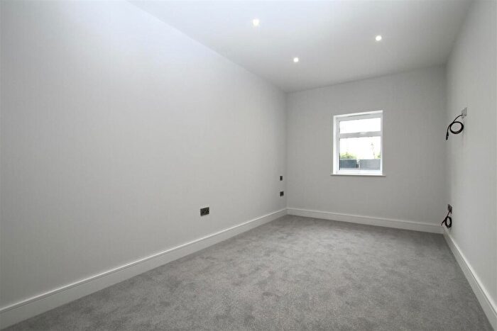 2 Bedroom Flat For Sale In Cherry View, Beech Road, Hadleigh, SS7