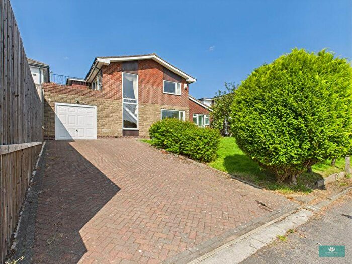 3 Bedroom Detached House For Sale In Edward Road, Oldham, OL2