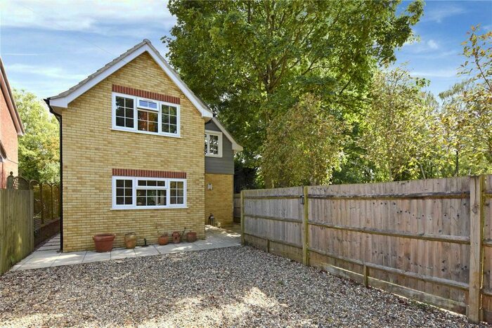 4 Bedroom Detached House To Rent In Venetia Close, Emmer Green, Reading RG4