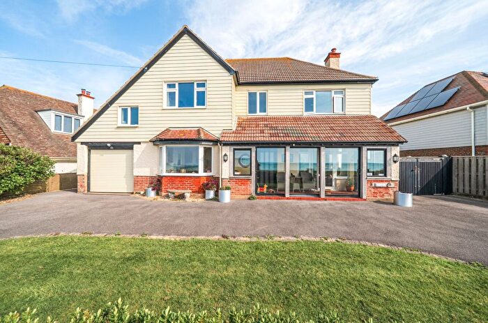 4 Bedroom Detached House For Sale In Strand Way, Felpham, PO22