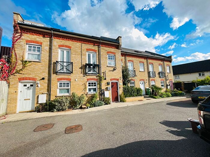 4 Bedroom Town House For Sale In Walthamstow, London, E17