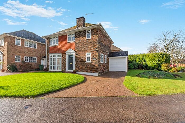 3 Bedroom Link Detached House For Sale In Georgian Drive, Coxheath, Maidstone, ME17