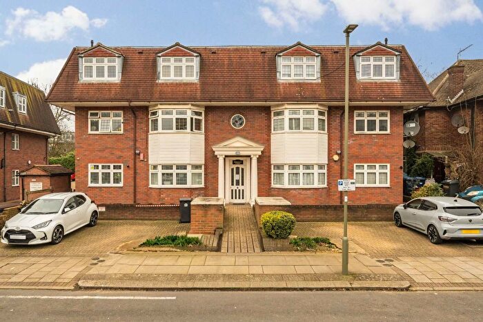 2 Bedroom Flat For Sale In Neeld Crescent, London, NW4