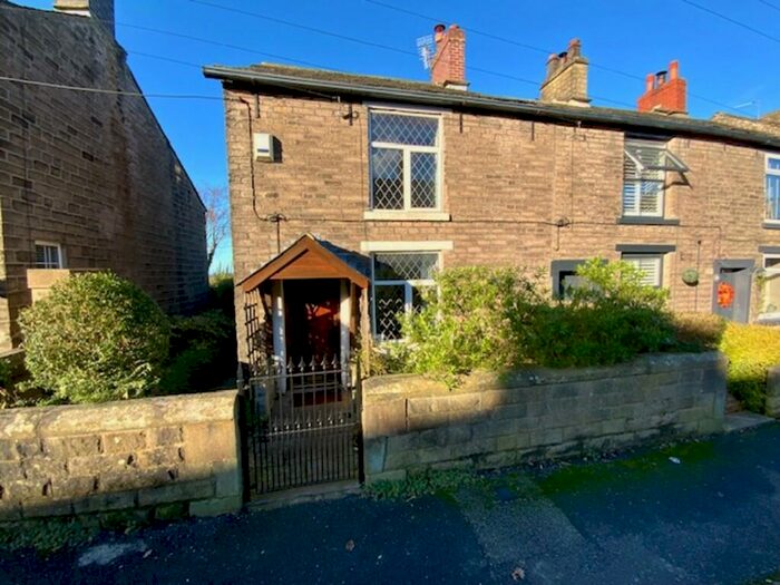 2 Bedroom End Of Terrace House To Rent In Glossop Road, Charlesworth, SK13