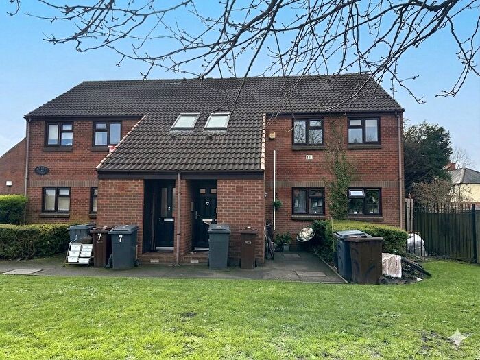 2 Bedroom Maisonette For Sale In Anston Way, Wednesfield, Wolverhampton, West Midlands, WV11