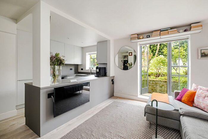 1 Bedroom Flat For Sale In Highbury Grove, London, N5