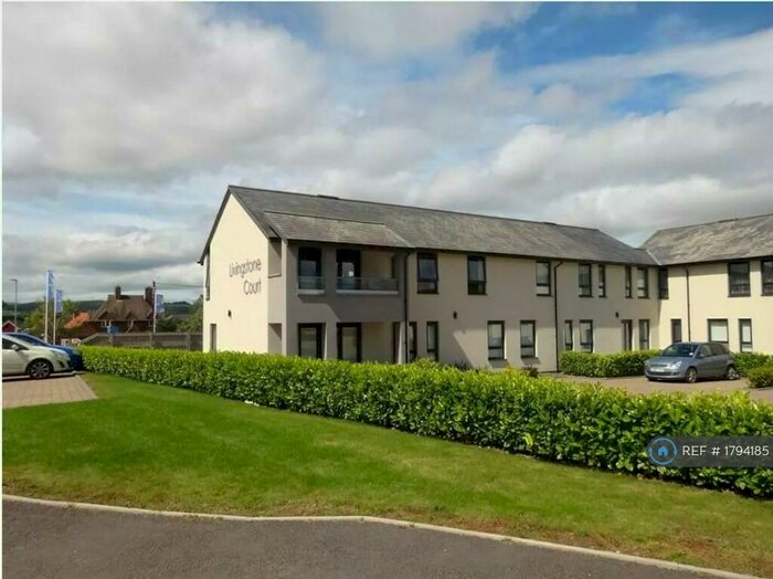 2 Bedroom Flat To Rent In Rhodfa Tegid, St. Asaph, LL17