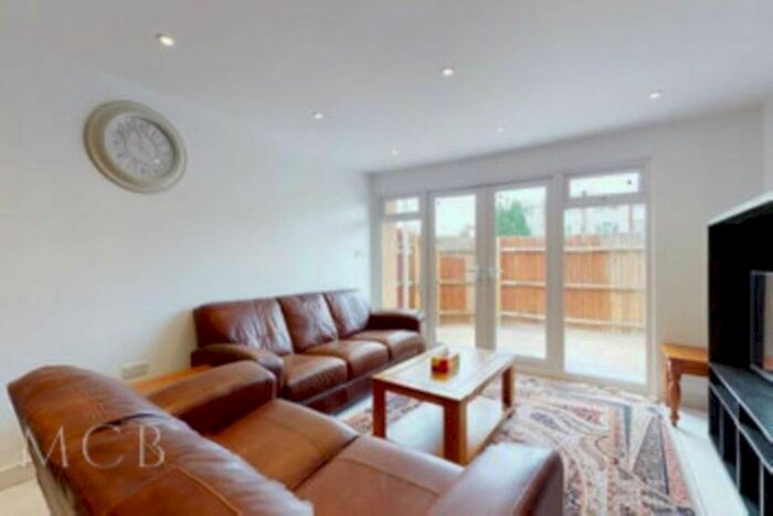 5 Bedroom End Of Terrace House To Rent In Lovett Way, Neasden, NW10