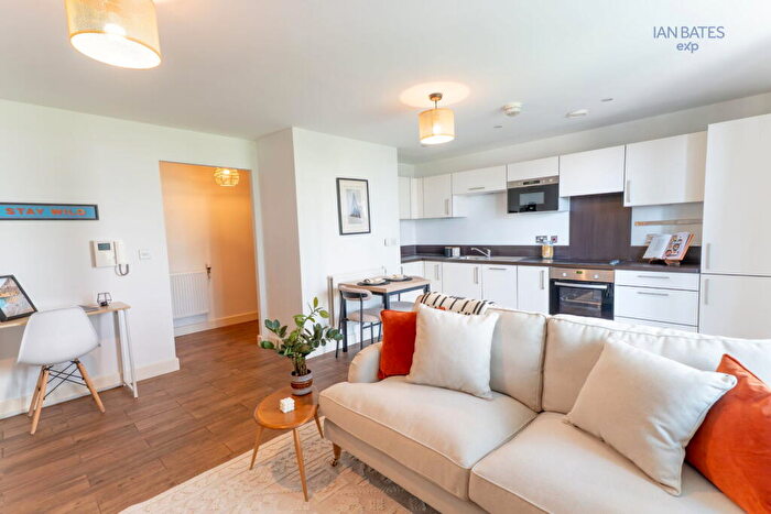 1 Bedroom Apartment For Sale In Ruffin House, Dalston Square, London, E8