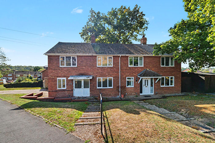 3 Bedroom Semi-Detached House For Sale In Hinkler Road, Southampton, SO19