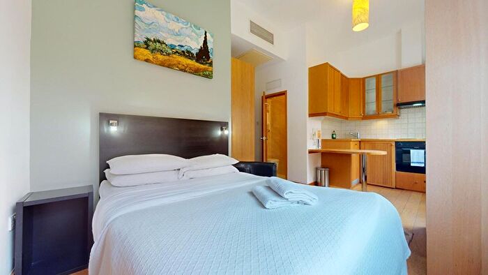 Studio To Rent In Cartwright Gardens, London, WC1H