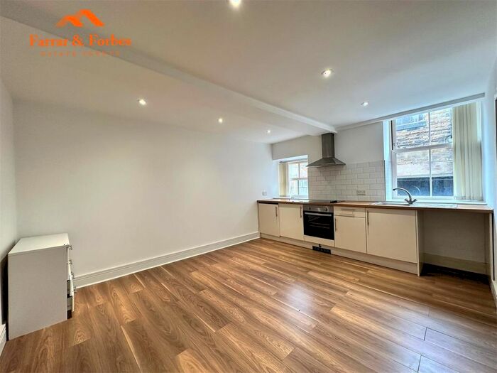 1 Bedroom Flat To Rent In Dugdale Street, Burnley, BB11