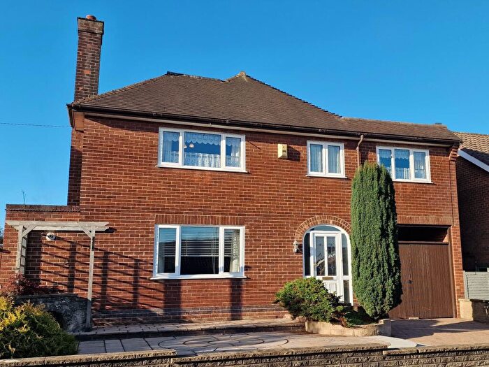 4 Bedroom Detached House For Sale In Farm Close, Burton-on-Trent, DE13